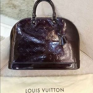 Louis Vuitton Alma Monogram Vernis GM Amarante.